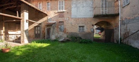10 rooms Commercial property in Tradate, Italy No. 232460 7