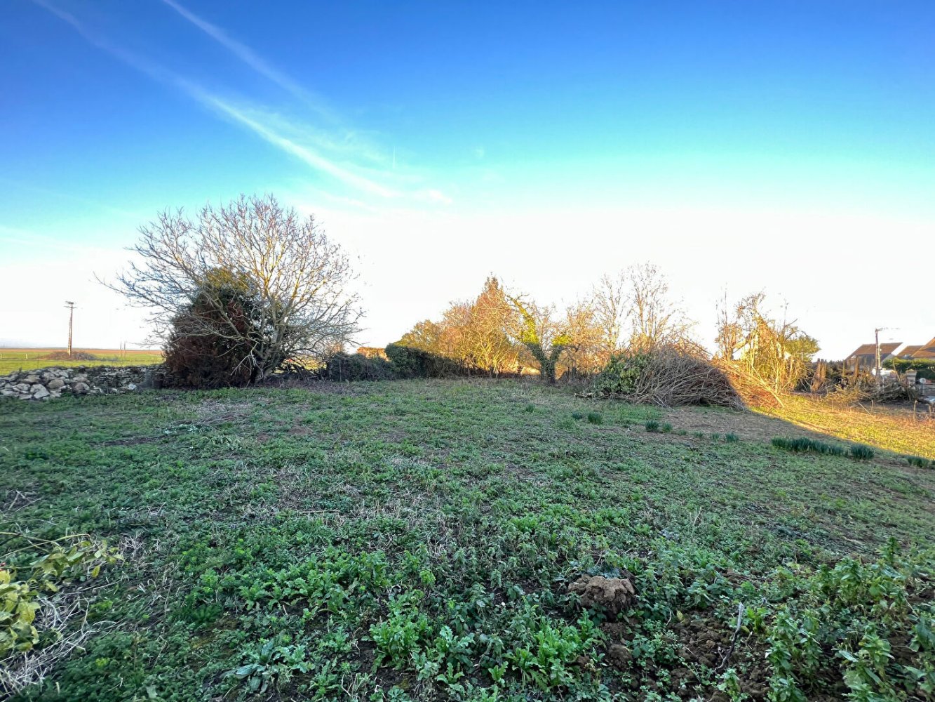 Grundstück in Montjavoult, France, Nr. 77359