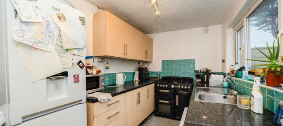 3 bedrooms House in Havant, United Kingdom No. 2166 5