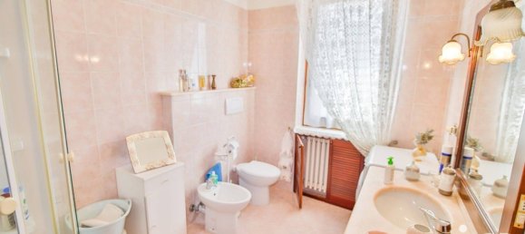 6 bedrooms Villa in Volpiano, Italy No. 325039 3