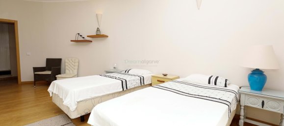 Propiedad comercial de 6 dormitorios en Luz, Portugal No. 118685 24