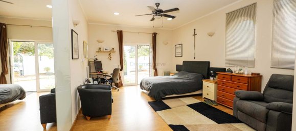 Propiedad comercial de 6 dormitorios en Luz, Portugal No. 118685 8