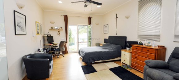 Propiedad comercial de 6 dormitorios en Luz, Portugal No. 118685 30