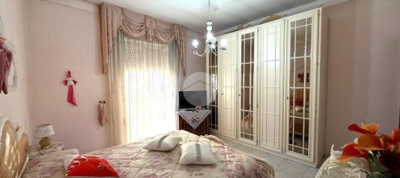 2 rooms Apartment in Naples, Italy No. 94125 8