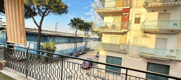 2 rooms Apartment in Naples, Italy No. 94125 90