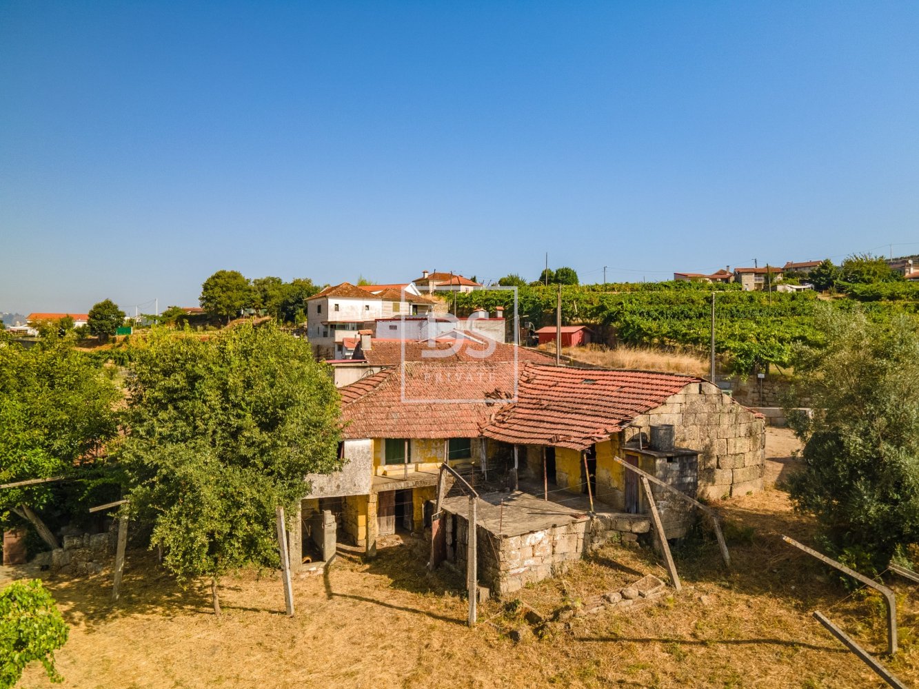 120m² Land in Marco de Canaveses, Portugal No. 246295