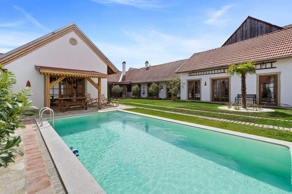 6 rooms House in Heldenberg, Austria No. 254906