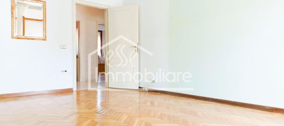 5 bedrooms Apartment in Empoli, Italy No. 363867 4