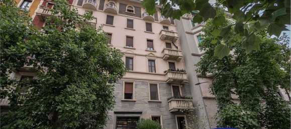 3 bedrooms Apartment in Milan, Italy No. 314183 26