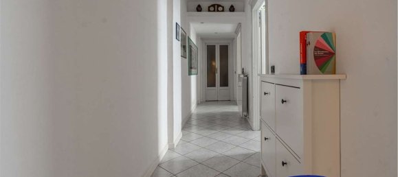3 bedrooms Apartment in Milan, Italy No. 314183 19