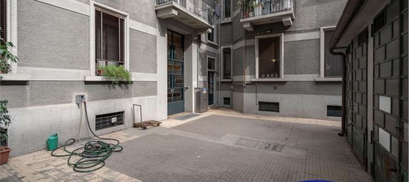 3 bedrooms Apartment in Milan, Italy No. 314183 20