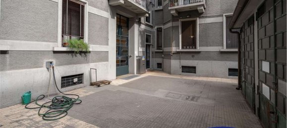 3 bedrooms Apartment in Milan, Italy No. 314183 22