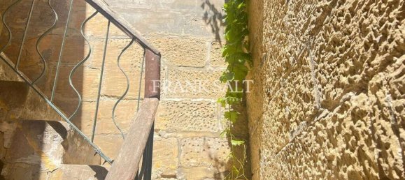 2 Schlafzimmer Stadthaus in Paola, Malta, Nr. 1159 3