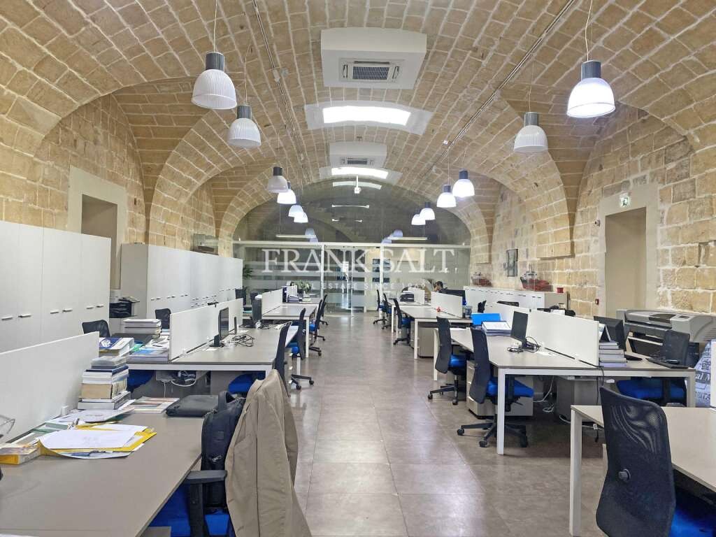  مكتب في Valletta, Malta 230متر مربع رقم 12726