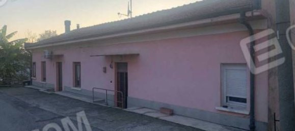 2 bedrooms House in Cassano Magnago, Italy No. 299103 3