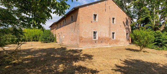 6 rooms House in Conselice, Italy No. 299520 3