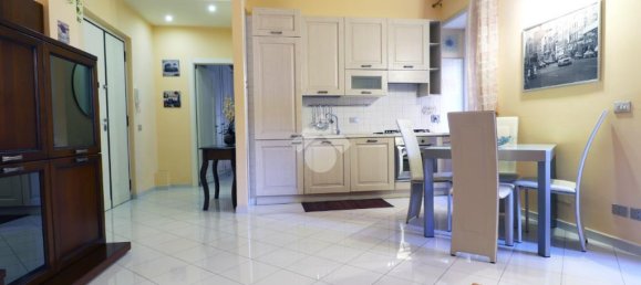 Apartamento de 1 dormitorio en Rome, Italy No. 298311 2