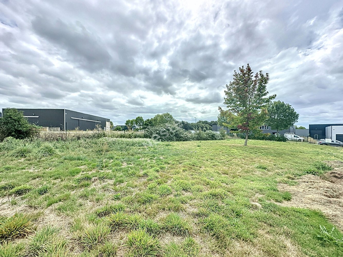 758m² Land in Le Lion-d'Angers, France No. 278488