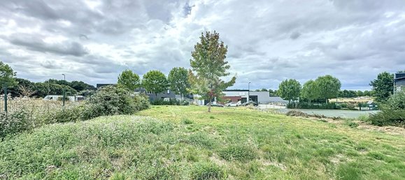 758m² Land in Le Lion-d'Angers, France No. 278488 2