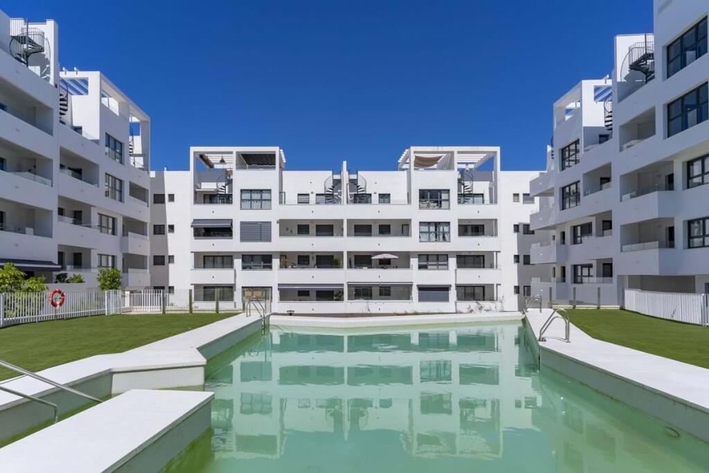 Apartamento T3 em Estepona, Spain N.º 217826