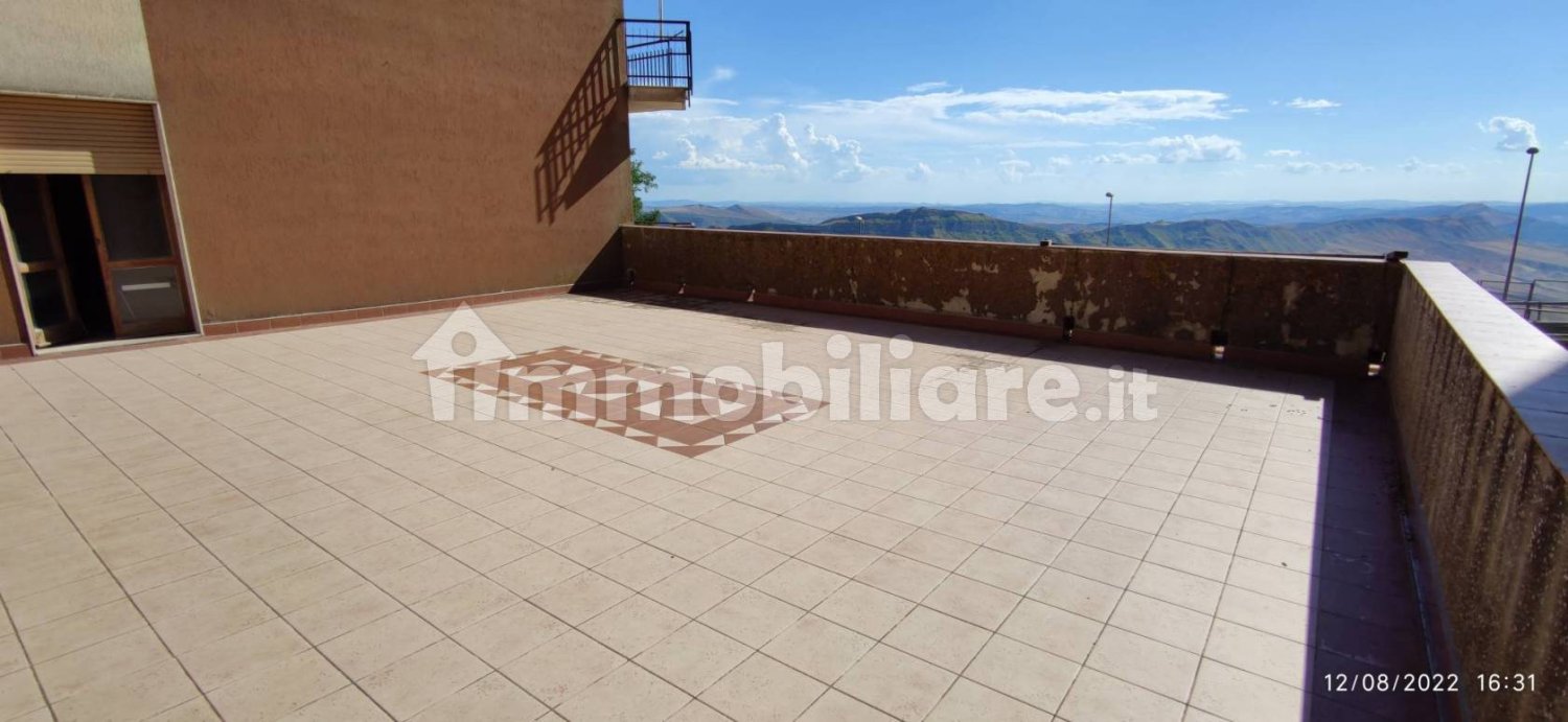 Квартира с 2 спальнями в Энна, Италия № 351591