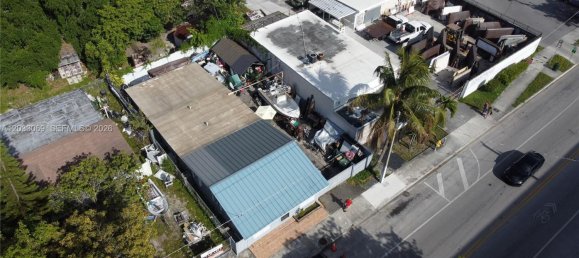 3 dormitorios villa en venta en Miami, Miami-Dade, Florida, USA № 614923 3