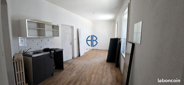 Квартира с 2 комнатами в Осер, Франция № 359690