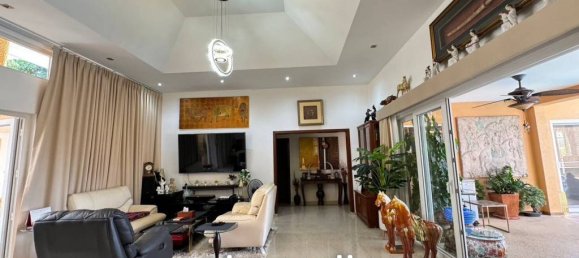 4 bedrooms Villa in Pattaya, Thailand No. 13277 4
