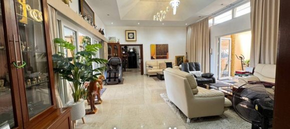 4 bedrooms Villa in Pattaya, Thailand No. 13277 2