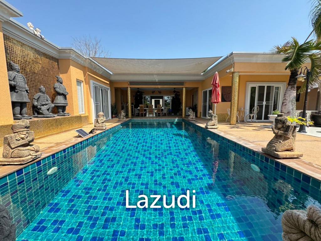 4 bedrooms Villa in Pattaya, Thailand No. 13277