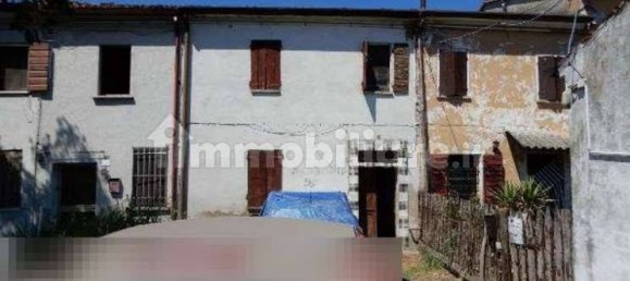 2 bedrooms House in Roncoferraro, Italy No. 351664 2