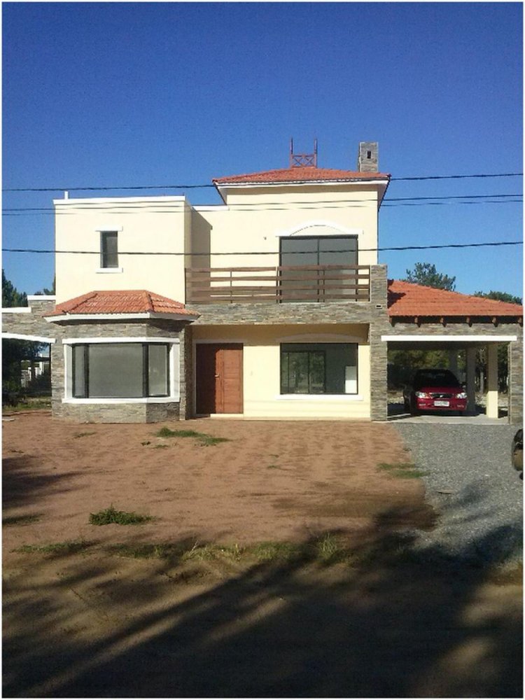 3 bedrooms House in Maldonado, Uruguay No. 6866