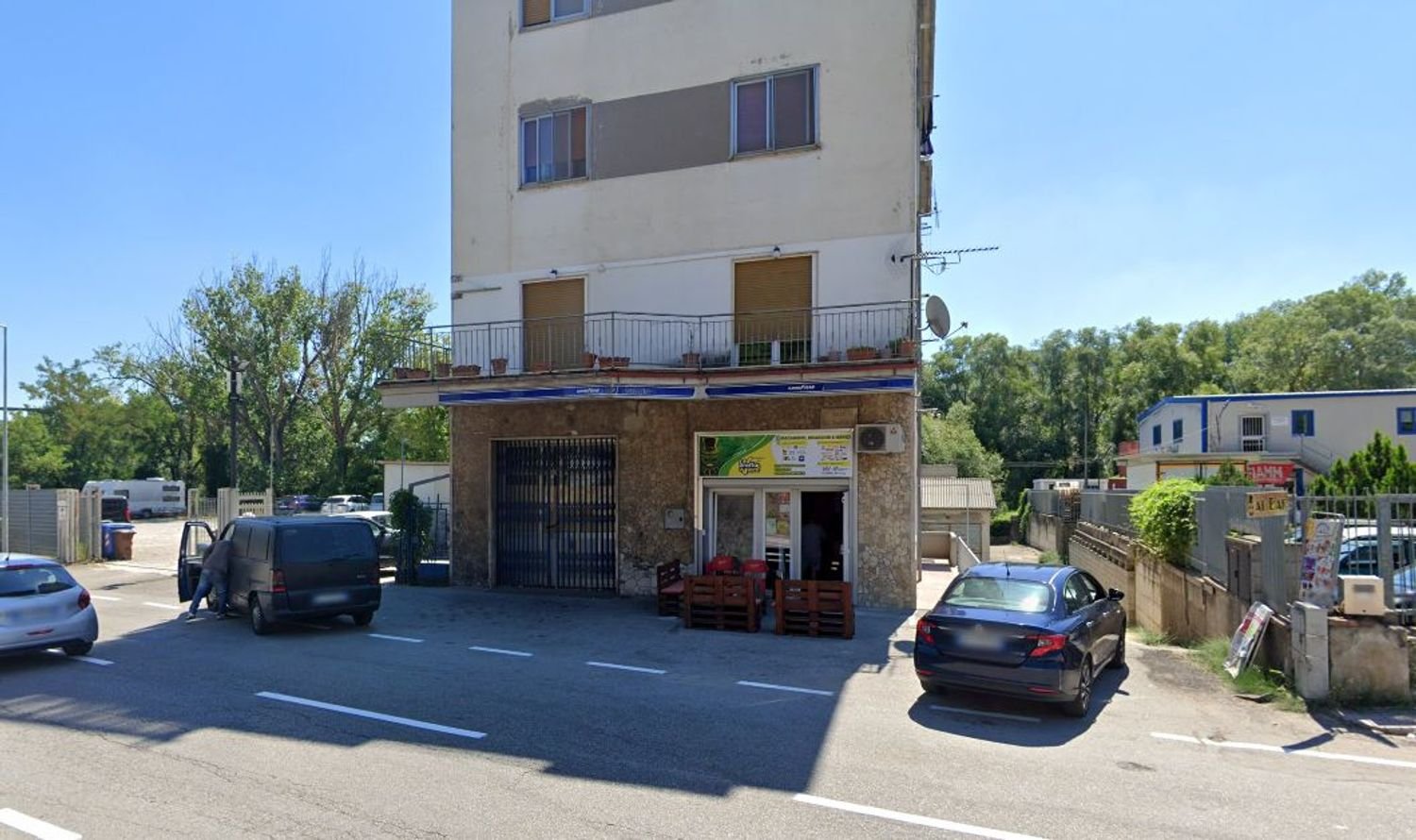 50m² Commercial property in Potenza, Italy No. 325955