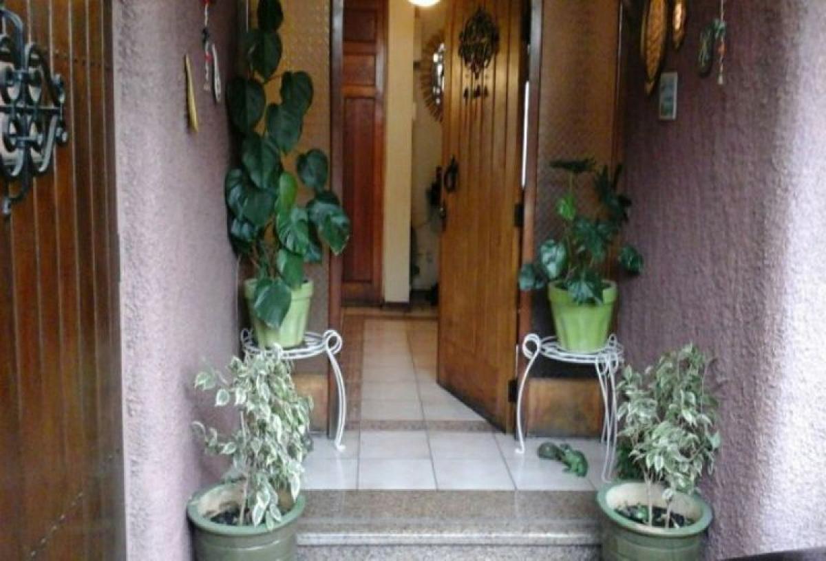 4 bedrooms House in Santiago, Chile No. 3732