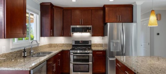 4 bedrooms House in British Columbia, Canada No. 1092 8