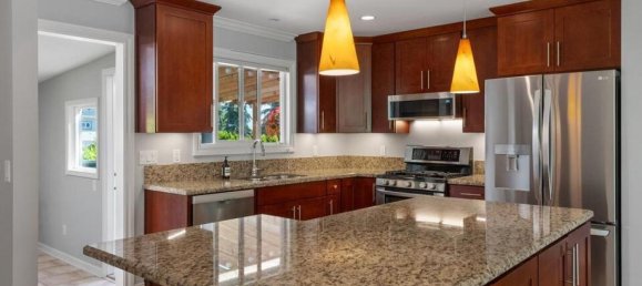 4 bedrooms House in British Columbia, Canada No. 1092 5