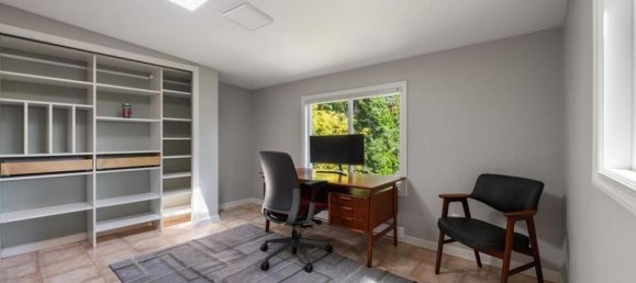 4 bedrooms House in British Columbia, Canada No. 1092 11