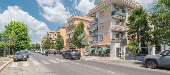 2 bedrooms Apartment in Rome, Italy No. 263321 2