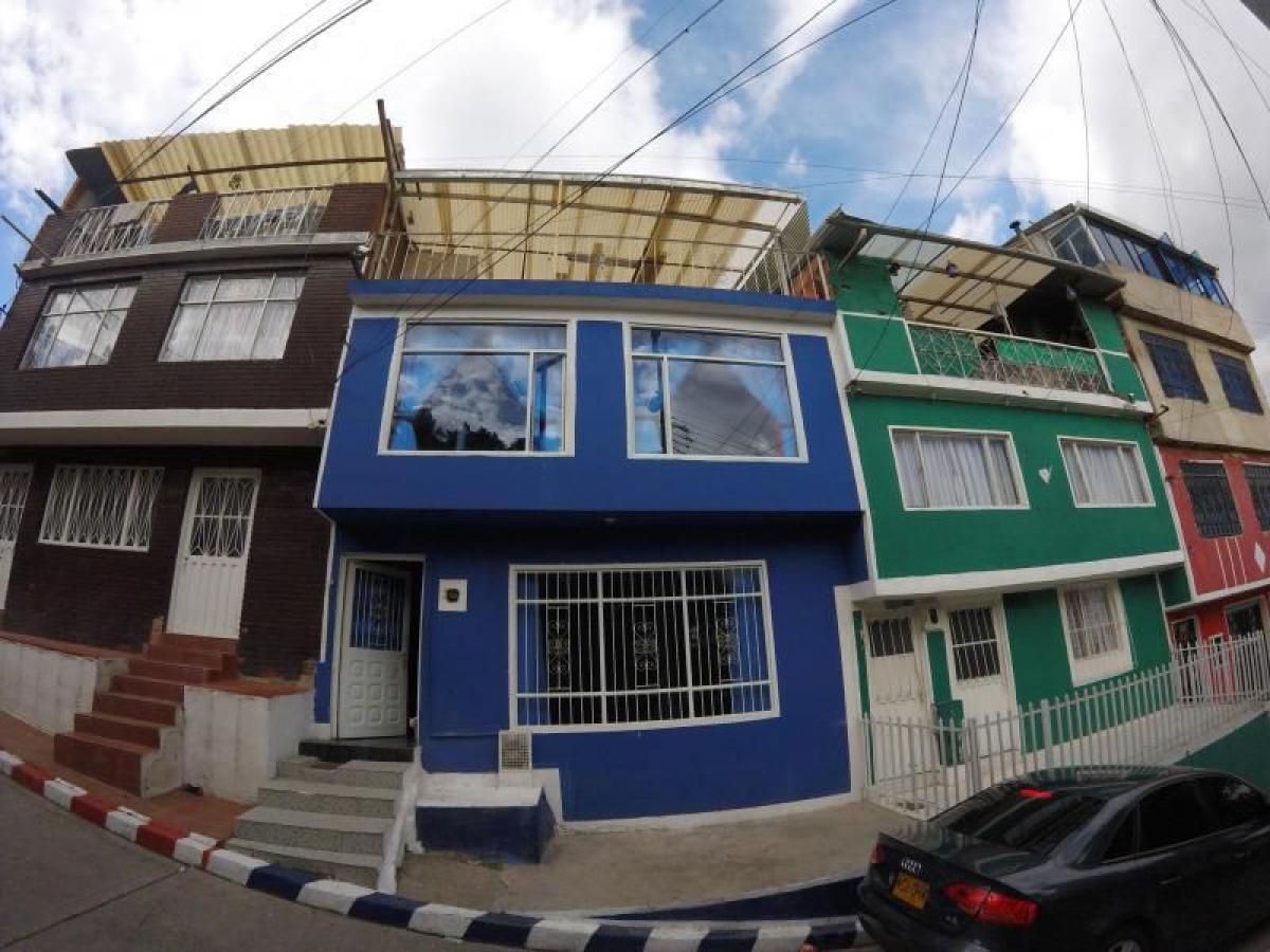 Дом с 6 спальнями в Богота, Колумбия № 10940