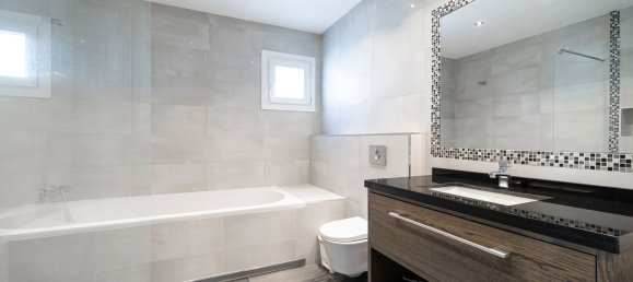 3 bedrooms Villa in Marbella, Spain No. 183204 3