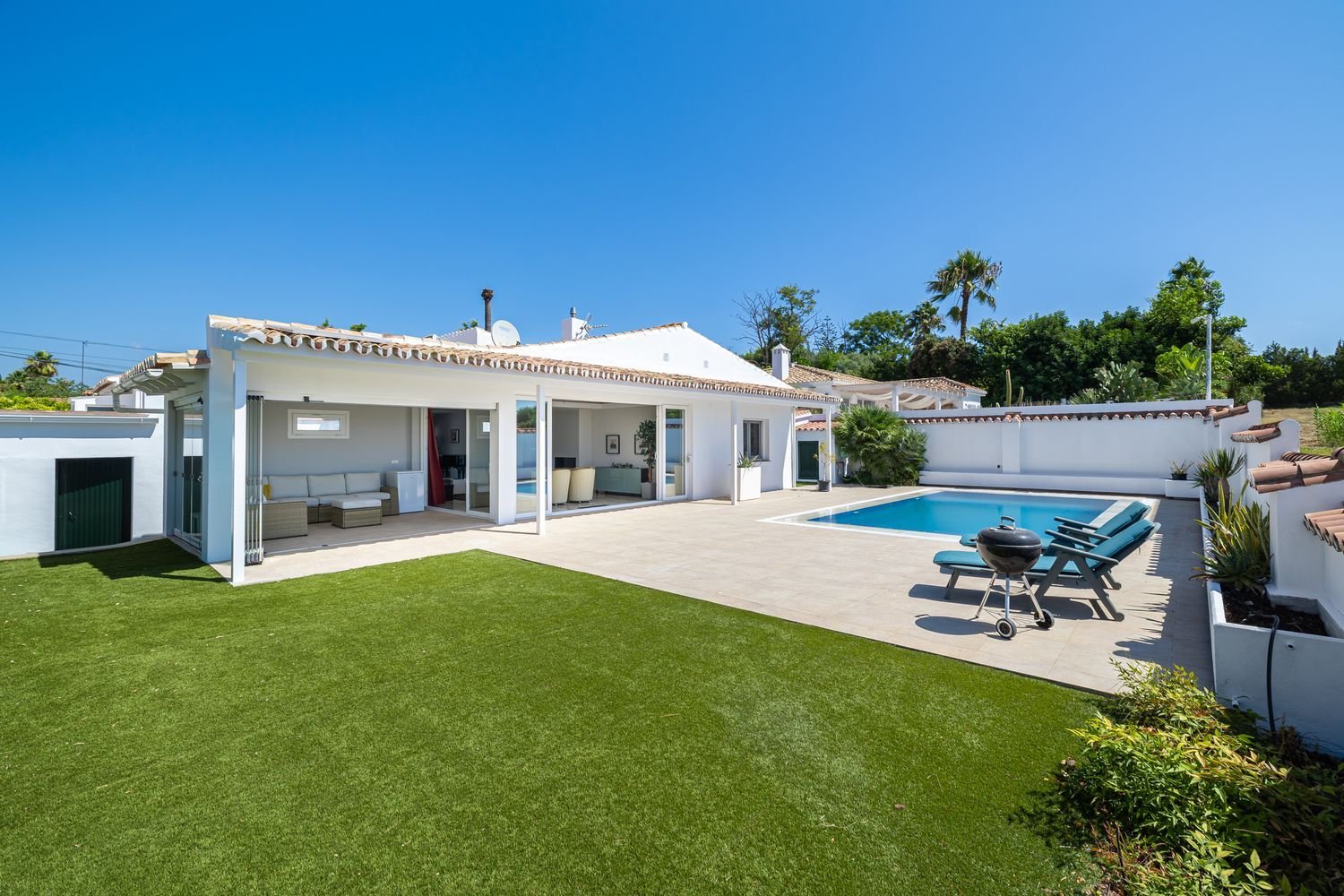 3 bedrooms Villa in Marbella, Spain No. 183204
