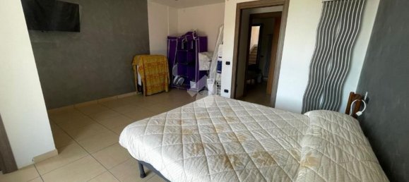 3 Schlafzimmer Doppelhaus in Caivano, Italy, Nr. 321106 6