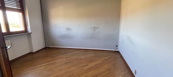 5 rooms Apartment in Villafranca d'Asti, Italy No. 300113 19