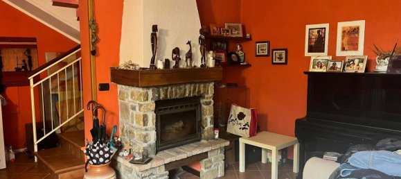 Дом с 5 комнатами в Страделла, Италия № 19771 12