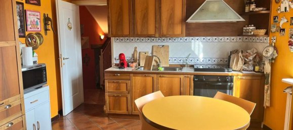 Дом с 5 комнатами в Страделла, Италия № 19771 14