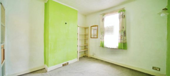 2 bedrooms House in London, United Kingdom No. 11689 3