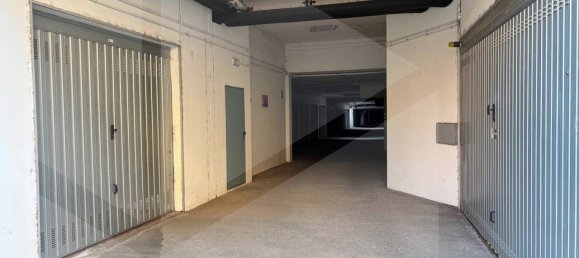 1 room Parking in Bologna, Italy No. 19930 3