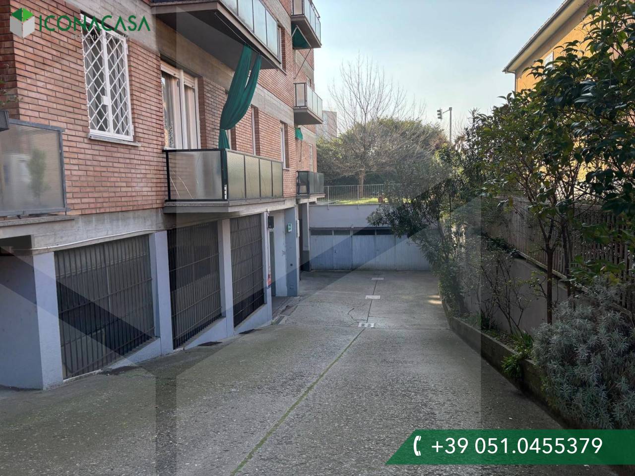 1 room Parking in Bologna, Italy No. 19930