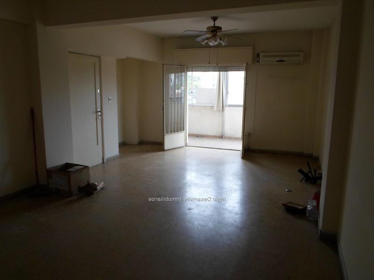 3 bedrooms Apartment in Montevideo, Uruguay No. 10487