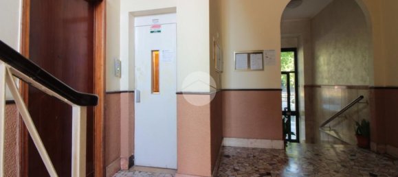 3 bedrooms Apartment in Turin, Italy No. 334749 3